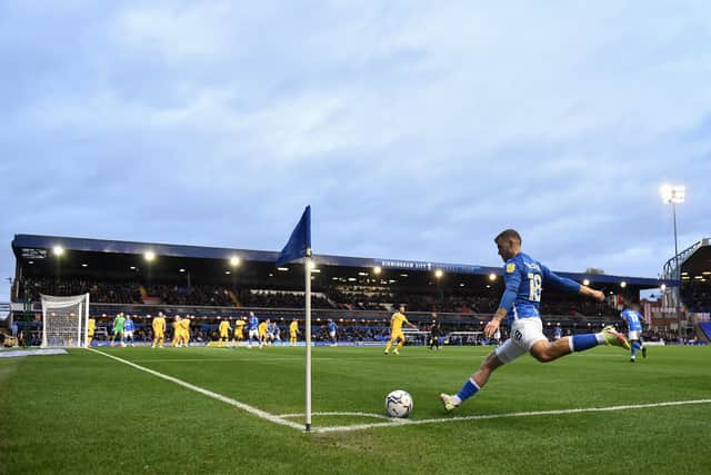 Riley McGree of Birmingham City takes a corner kick during the Sky Bet Championship match between Birmingham City and Reading