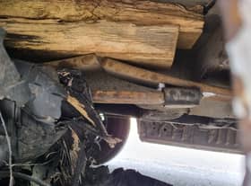 Van driver caught with suspension made of wood on the M6 before tire burst by CMPG 