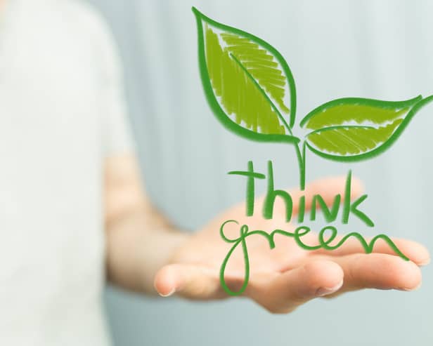 Change your mindset and shop less (photo: Adobe)