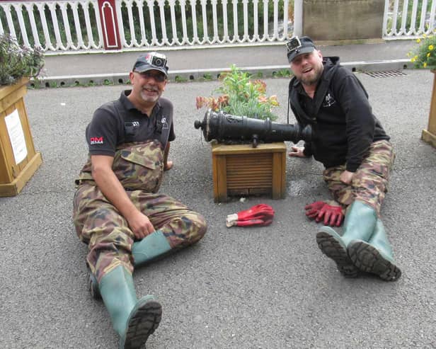 L-R Birmingham magnet Steve Forrest and Glen Collins of the Peaky dippers with their historic Royal Navy cannon find