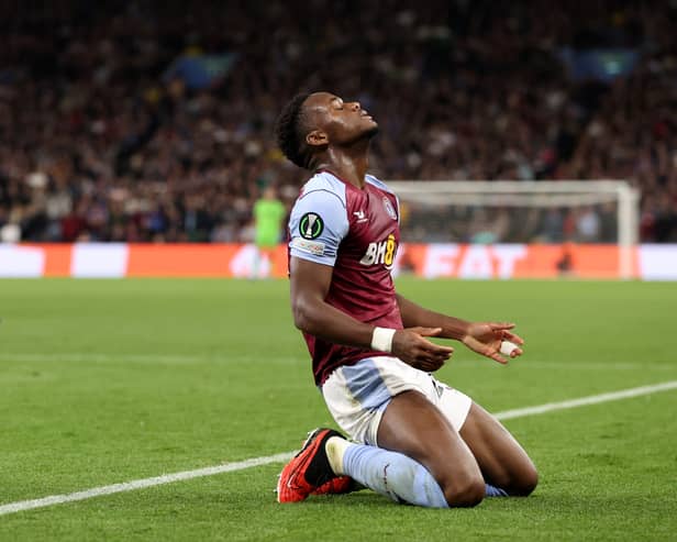 West Ham and Chelsea want to sign Aston Villa striker Jhon Duran but the situation is complicated.