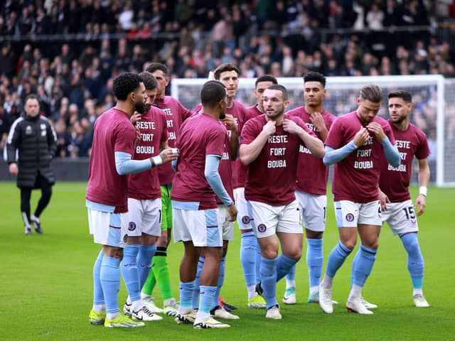 Aston Villa players made a great gesture towards Boubacar Kamara. The midfielder is out for the season with an ACL injury. (Photo by Warren Little/Getty Images)