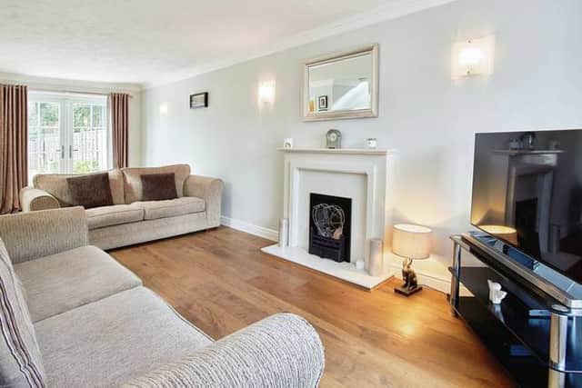 A bright lounge diner that forms a comfortable central space for family life and entertaining