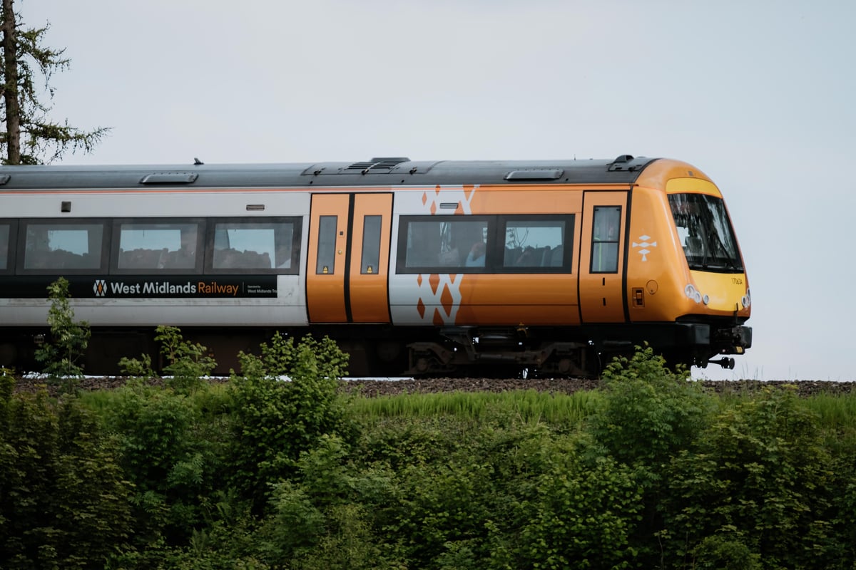 Stourbridge Fire Disrupts Snow Hill Rail Services