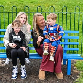 Meire Higgins and Jodie Higgins with their children