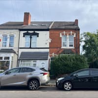 Inside 'fixer-upper' two-bedroom home in Birmingham up for auction