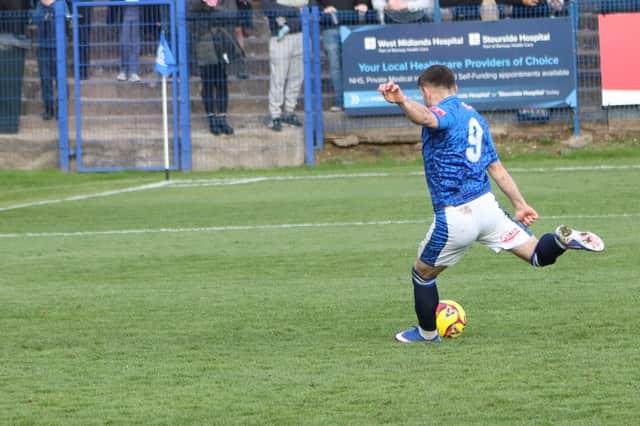 Halesowen Town striker Jason Cowley nets the winner from the penalty spot against Hitchin