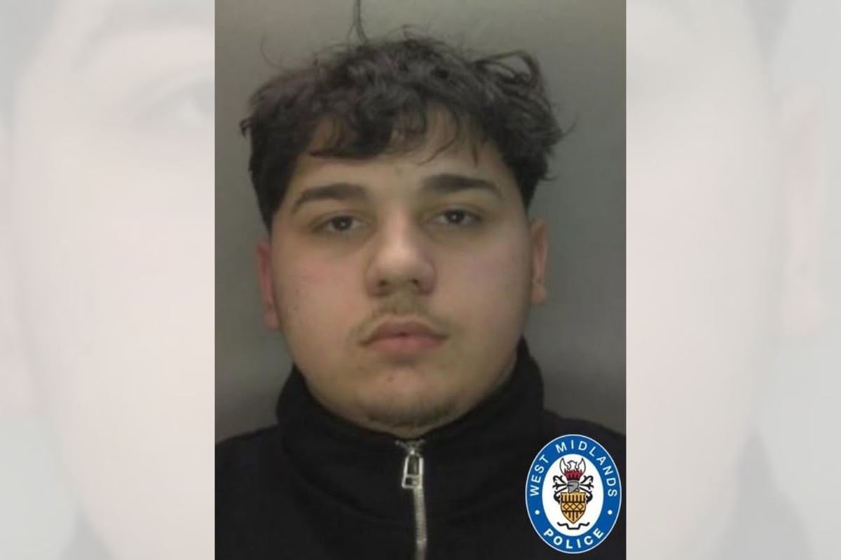Police hunt 20-year-old after theft from Birmingham shop