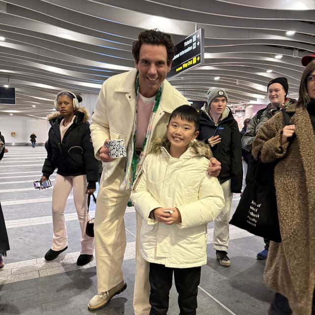 Bowen meets Mika on the set of The Piano