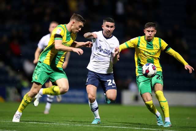 Preston North End's Sean Maguire competes with West Bromwich Albion's Dara O'Shea and Taylor Gardner-Hickman.

The EFL Sky Bet Championship - Preston North End v West Bromwich Albion - Wednesday 5th October 2022 - Deepdale - Preston