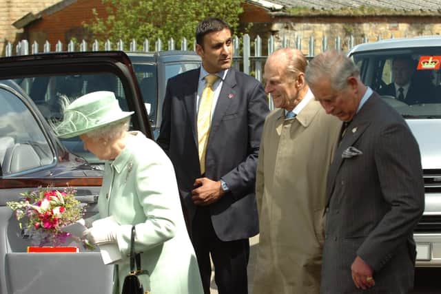 ROYAL VISIT: The Queen, Duke of Edinburgh and Prince of Wales visit Slater Terrace in Burnley.
Photo Ben Parsons